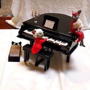 Maestro mouse in love